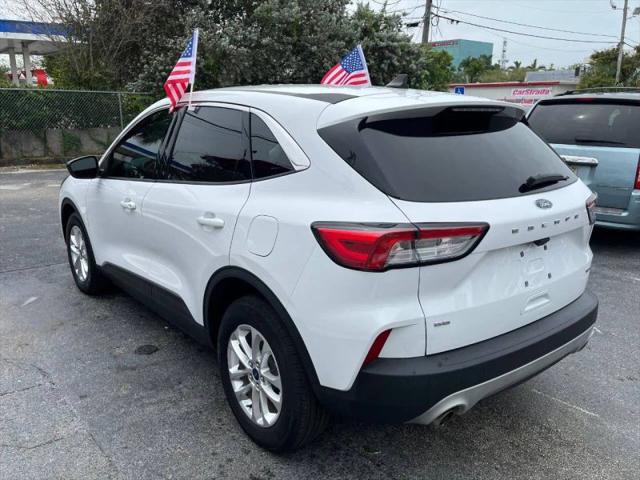 2022 Ford Escape SE Hybrid