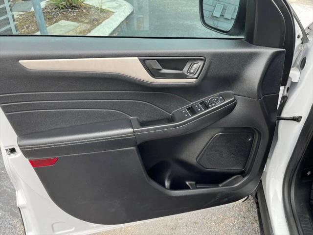 2022 Ford Escape SE Hybrid