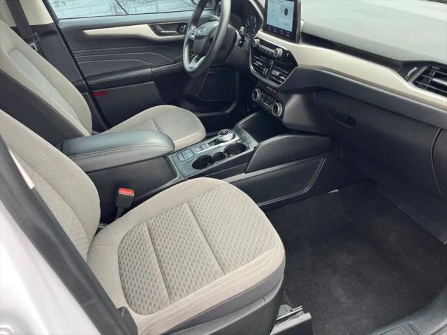 2022 Ford Escape SE Hybrid