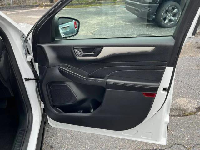 2022 Ford Escape SE Hybrid
