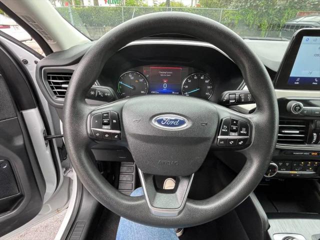 2022 Ford Escape SE Hybrid