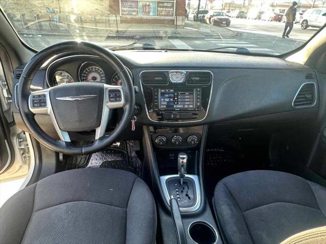 2013 Chrysler 200 Touring