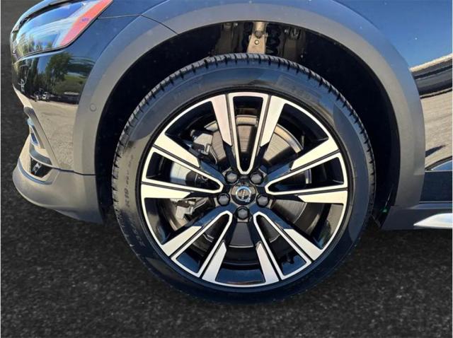 2024 Volvo V60 Cross Country B5 Ultimate