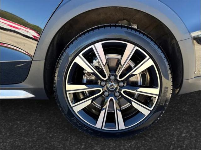 2024 Volvo V60 Cross Country B5 Ultimate