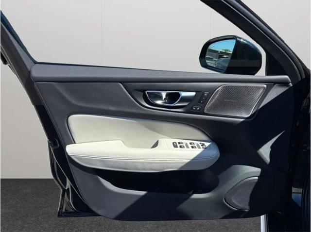 2024 Volvo V60 Cross Country B5 Ultimate