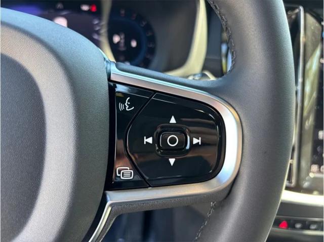 2024 Volvo V60 Cross Country B5 Ultimate