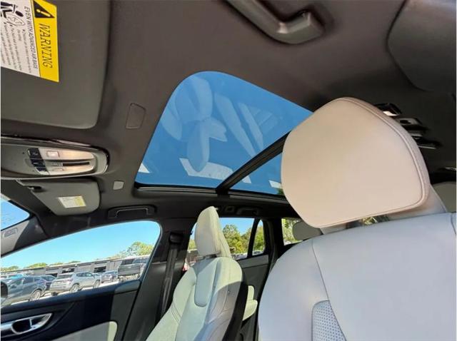 2024 Volvo V60 Cross Country B5 Ultimate