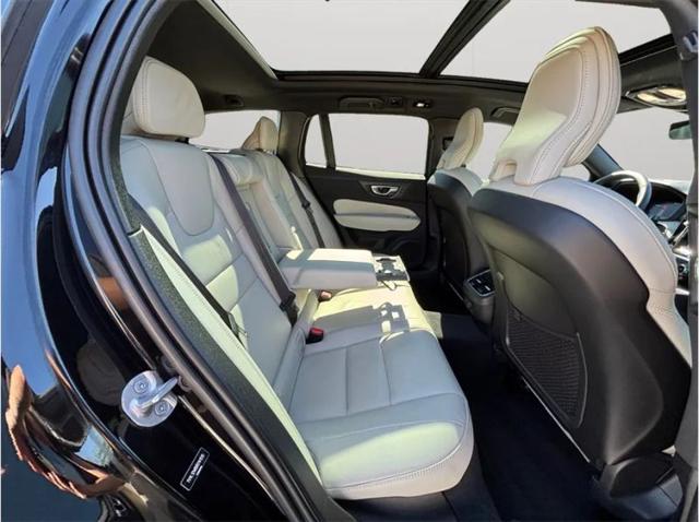 2024 Volvo V60 Cross Country B5 Ultimate