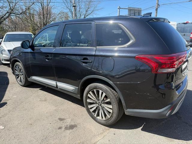 2019 Mitsubishi Outlander ES