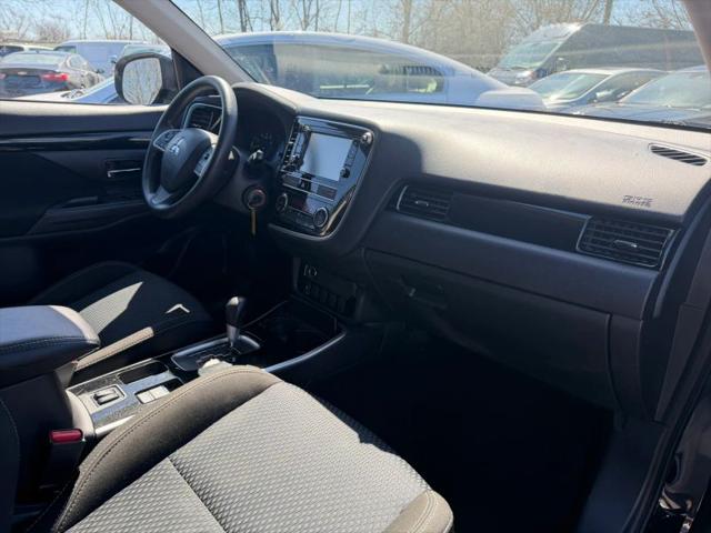 2019 Mitsubishi Outlander ES
