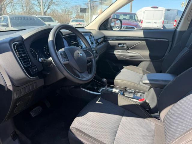 2019 Mitsubishi Outlander ES
