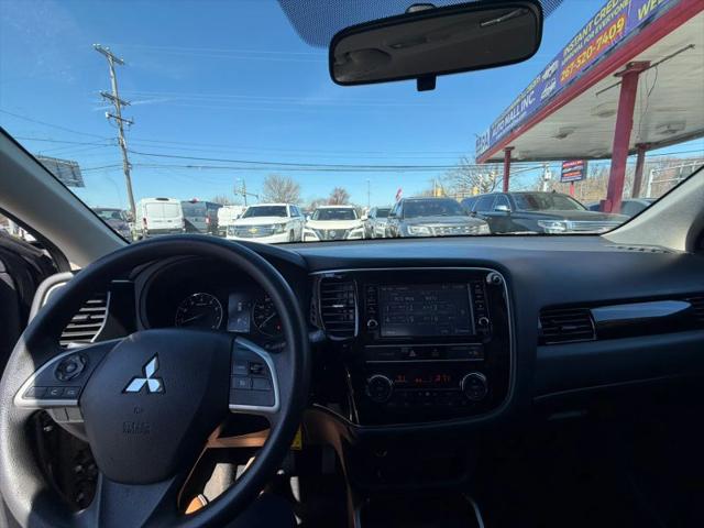 2019 Mitsubishi Outlander ES