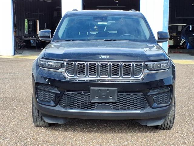 2024 Jeep Grand Cherokee Laredo 4x2