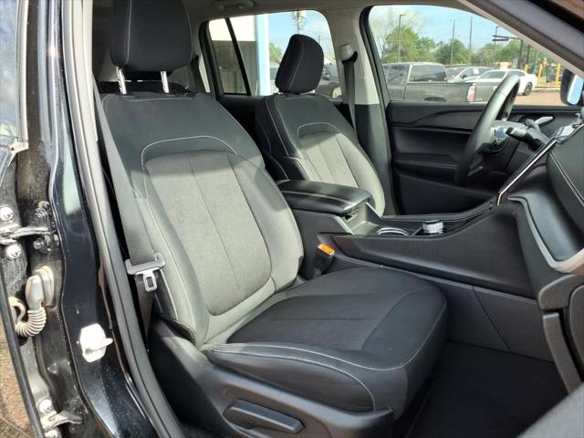 2024 Jeep Grand Cherokee Laredo 4x2