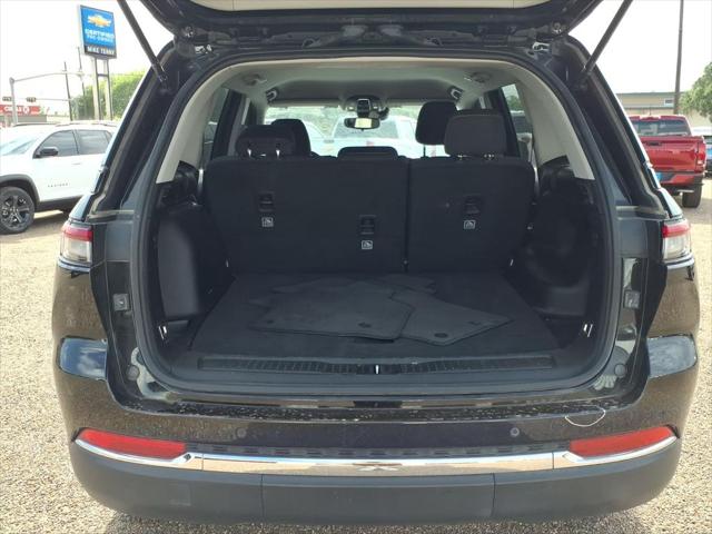 2024 Jeep Grand Cherokee Laredo 4x2
