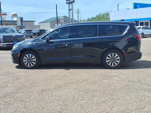 2024 Chrysler Pacifica Hybrid Select