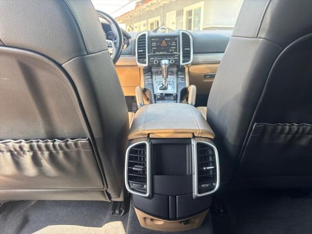 2016 Porsche Cayenne Base