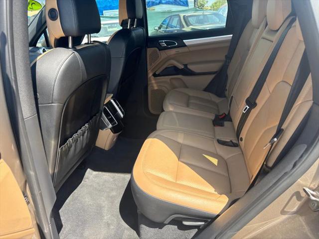2016 Porsche Cayenne Base