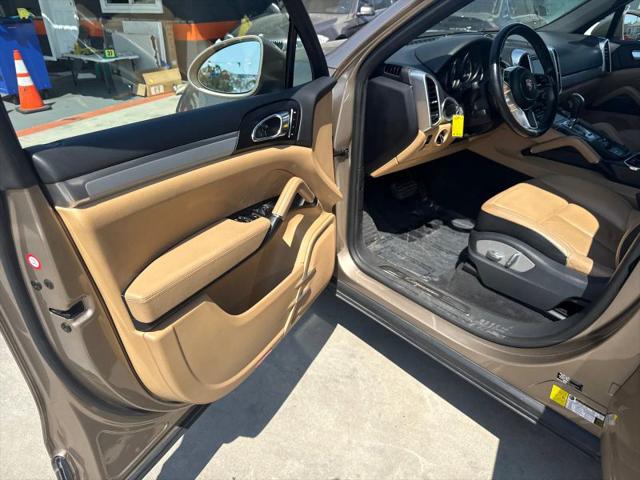 2016 Porsche Cayenne Base