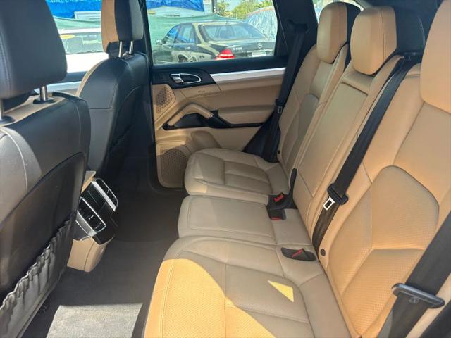 2016 Porsche Cayenne Base