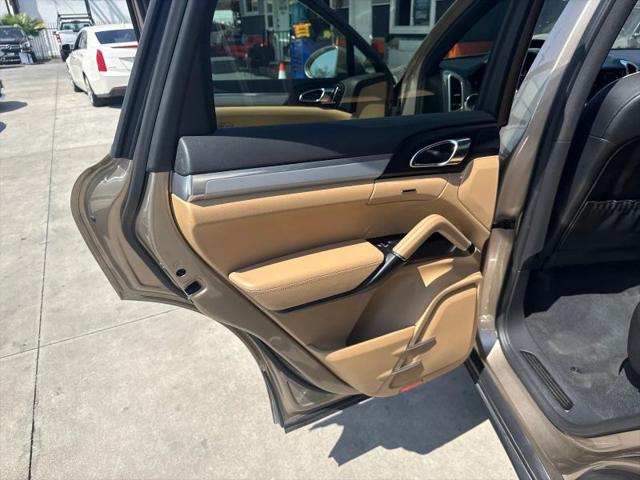 2016 Porsche Cayenne Base