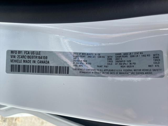 2026 Chrysler Pacifica Select