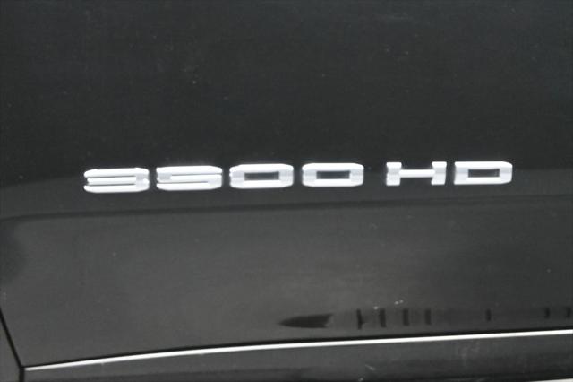 2022 GMC Sierra 3500HD 4WD Crew Cab Standard Bed SLT
