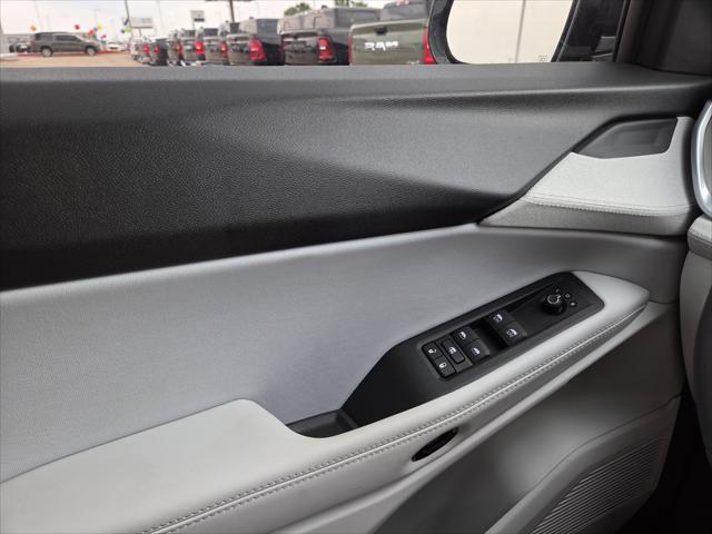 2026 Jeep Cherokee Laredo 4x4
