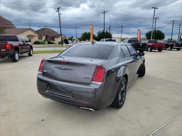 2022 Chrysler 300 Touring L