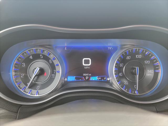 2022 Chrysler 300 Touring L