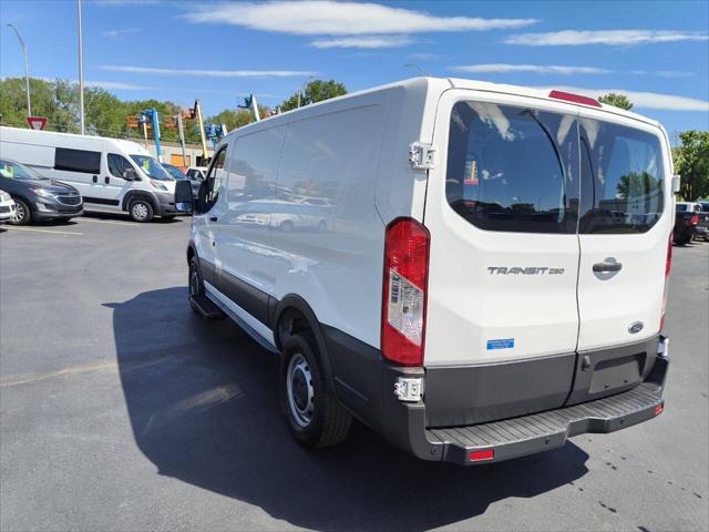 2017 Ford Transit 250 3dr SWB Low Roof Cargo Van w/60/40 Passenger Side Doors