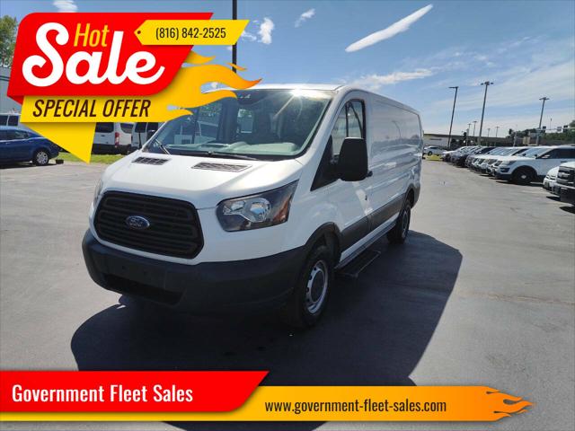 2017 Ford Transit 250 3dr SWB Low Roof Cargo Van w/60/40 Passenger Side Doors for sale in Kansas City, MO