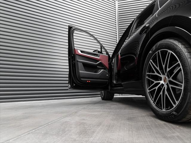 2026 Porsche Cayenne E-Hybrid Unknown