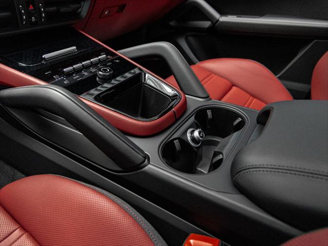 2026 Porsche Cayenne E-Hybrid Unknown