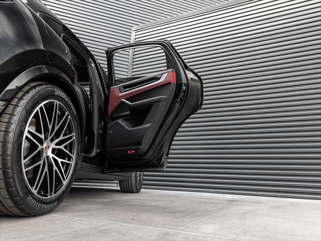 2026 Porsche Cayenne E-Hybrid Unknown