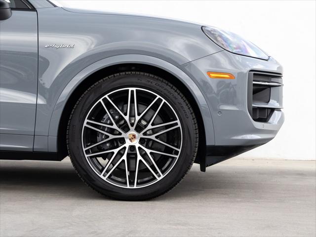 2026 Porsche Cayenne E-Hybrid Unknown