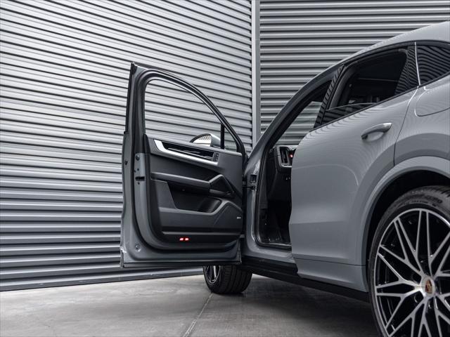 2026 Porsche Cayenne E-Hybrid Unknown
