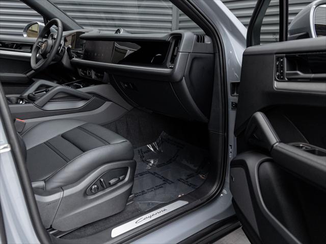 2026 Porsche Cayenne E-Hybrid Unknown