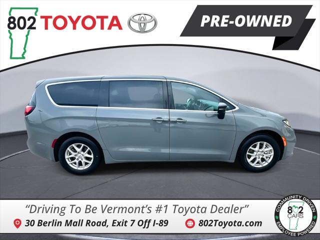 2025 Chrysler Pacifica Select for sale in Berlin, VT