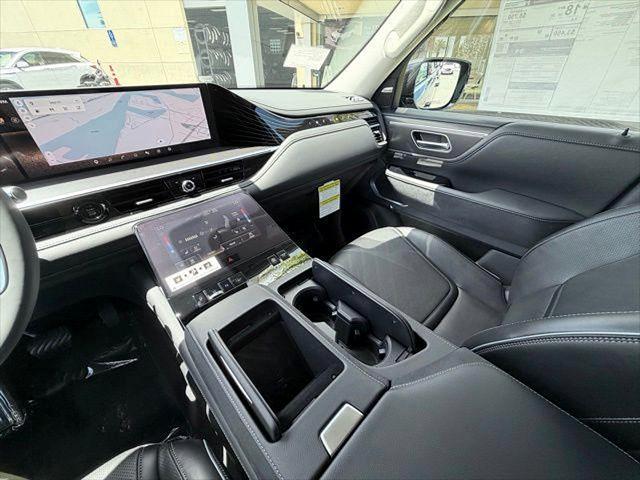 2026 INFINITI QX80 LUXE