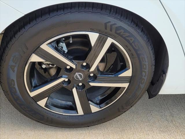 2024 Nissan Sentra SV Xtronic CVT