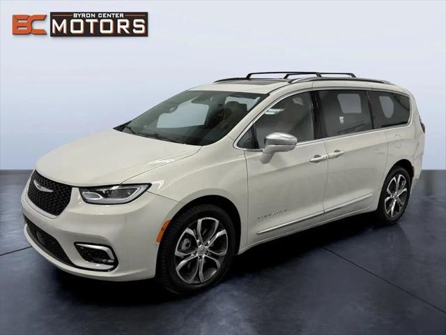 2021 Chrysler Pacifica Pinnacle AWD for sale in Byron Center, MI