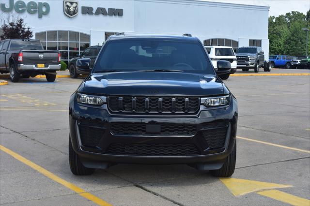 2026 Jeep Grand Cherokee L GRAND CHEROKEE L LAREDO ALTITUDE 4X2