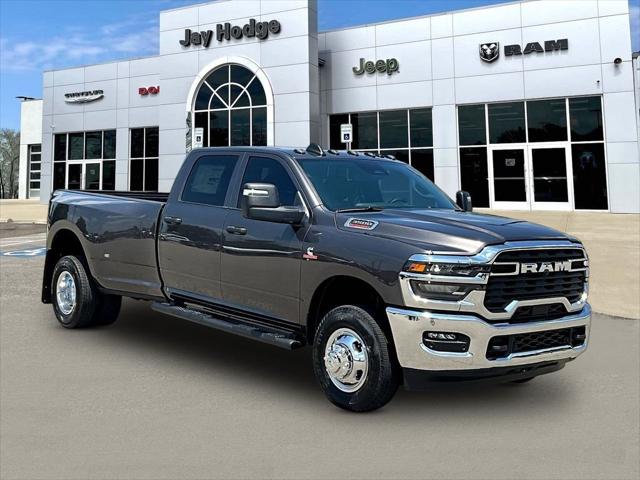 2026 RAM Ram 3500 RAM 3500 TRADESMAN CREW CAB 4X4 8 BOX