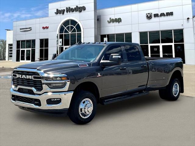 2026 RAM Ram 3500 RAM 3500 TRADESMAN CREW CAB 4X4 8 BOX