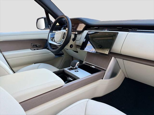 2026 Land Rover Range Rover P400 SE 7 Seat