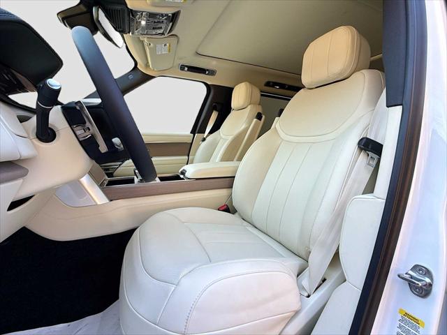 2026 Land Rover Range Rover P400 SE 7 Seat