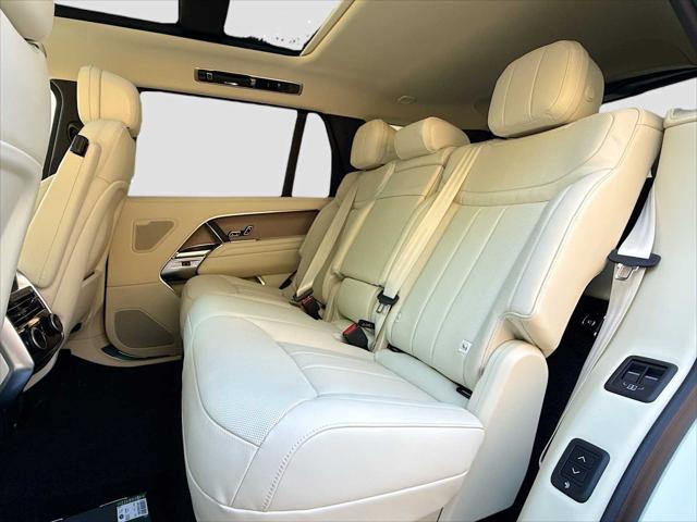 2026 Land Rover Range Rover P400 SE 7 Seat