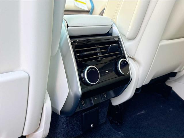 2026 Land Rover Range Rover P400 SE 7 Seat
