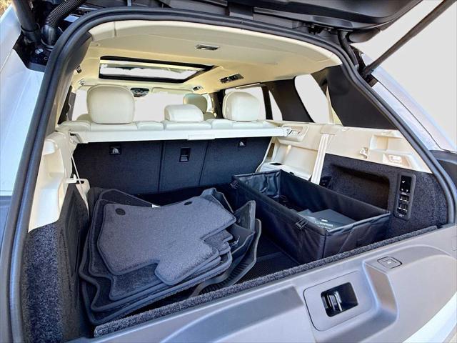 2026 Land Rover Range Rover P400 SE 7 Seat